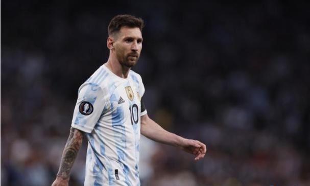 无人机划出完美“8”字 AI判断万张电路板缺陷